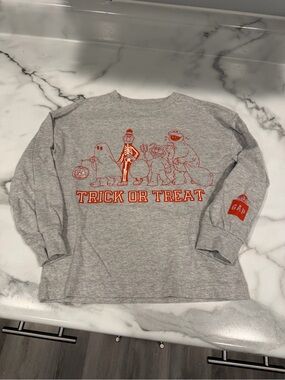 GAP Sesame Street Gray Long-Sleeve Halloween Tee